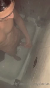 Who s joining me in the shower what would u wanna do with me