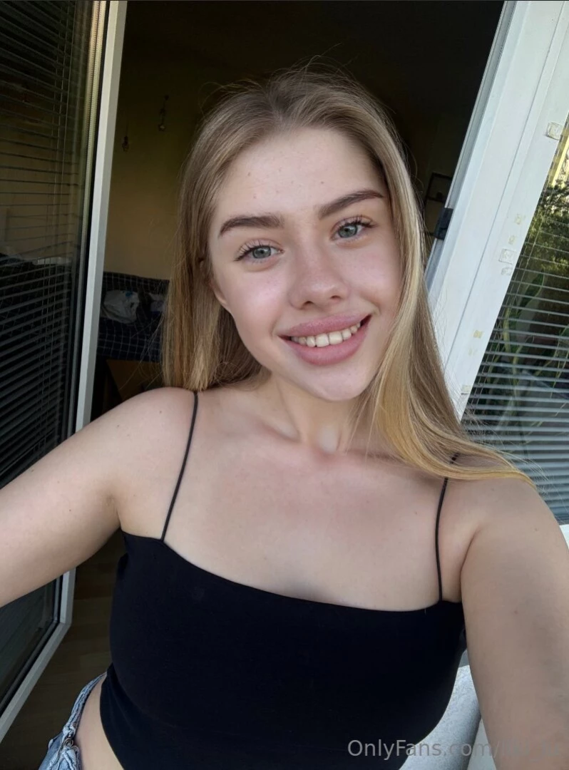 Let me distract you vanessa_gold cute girl vanessa_gold loves to play part 49 