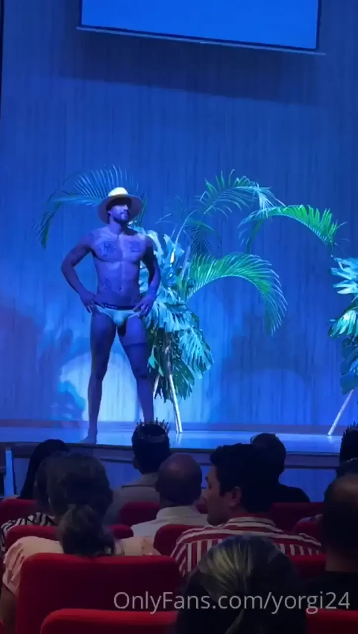 Virrey en concurso de belleza masculino 