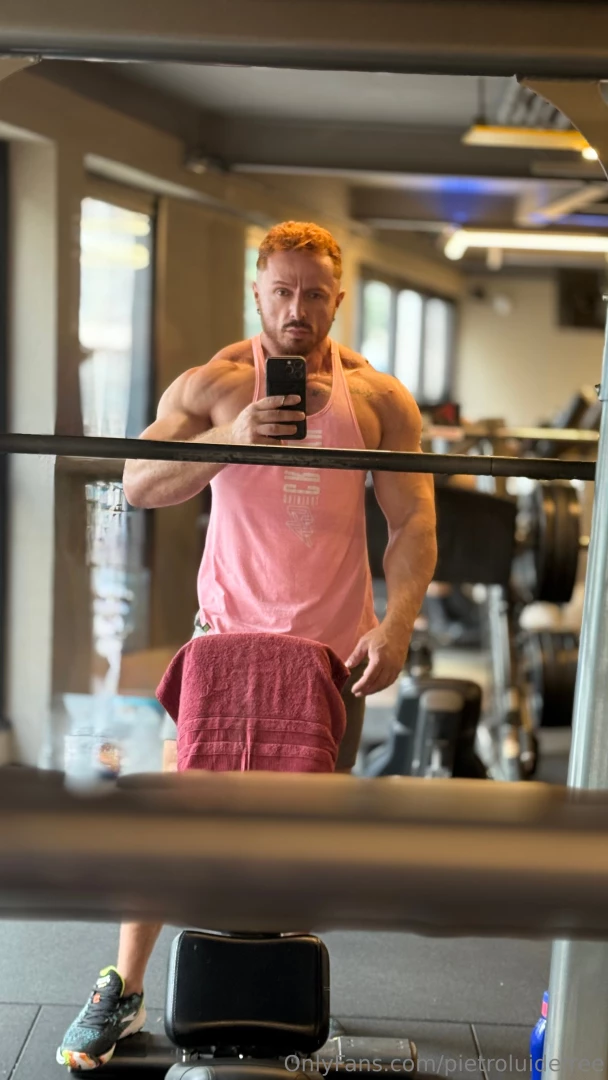 Muscle worship do you like to worship muscles 