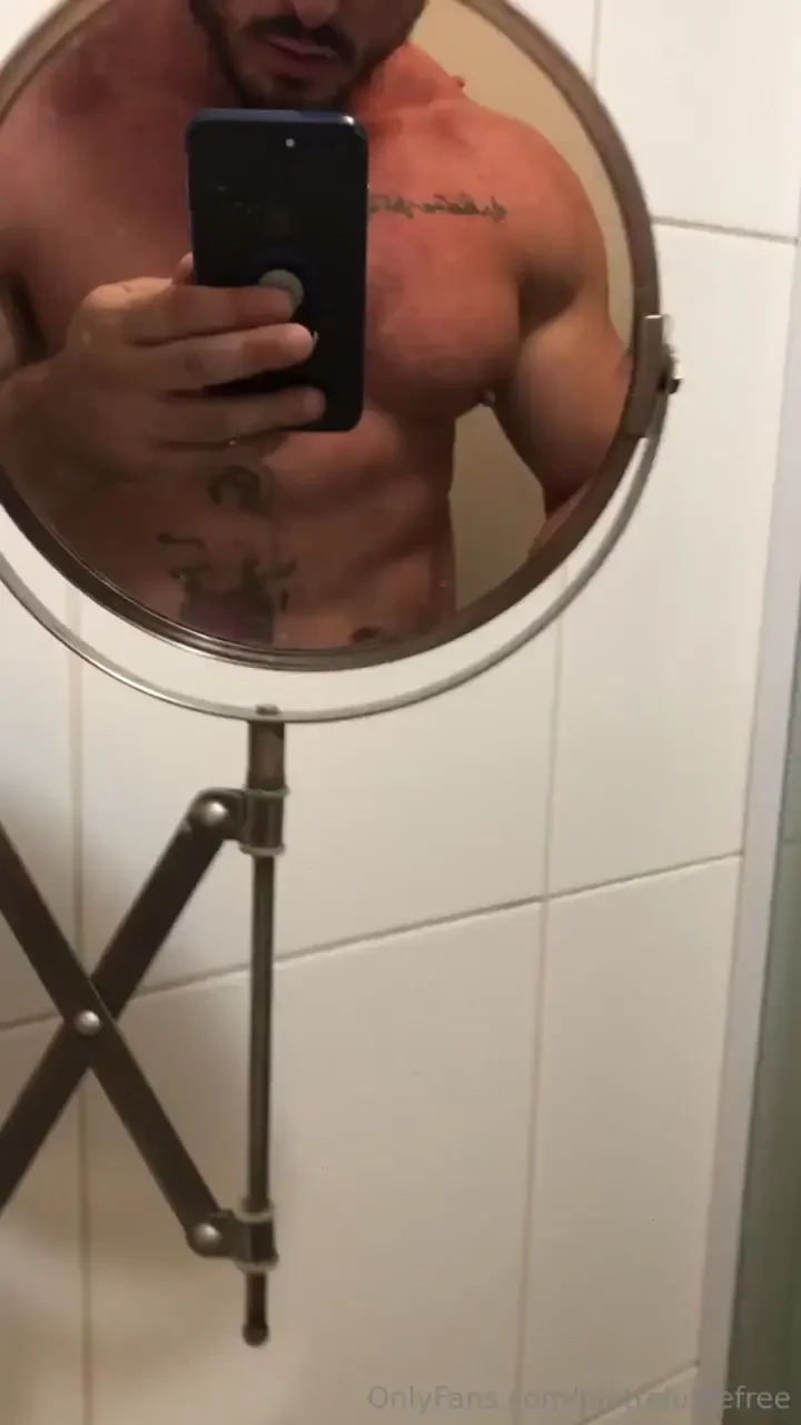 Come with me https onlyfans com pietroluide 