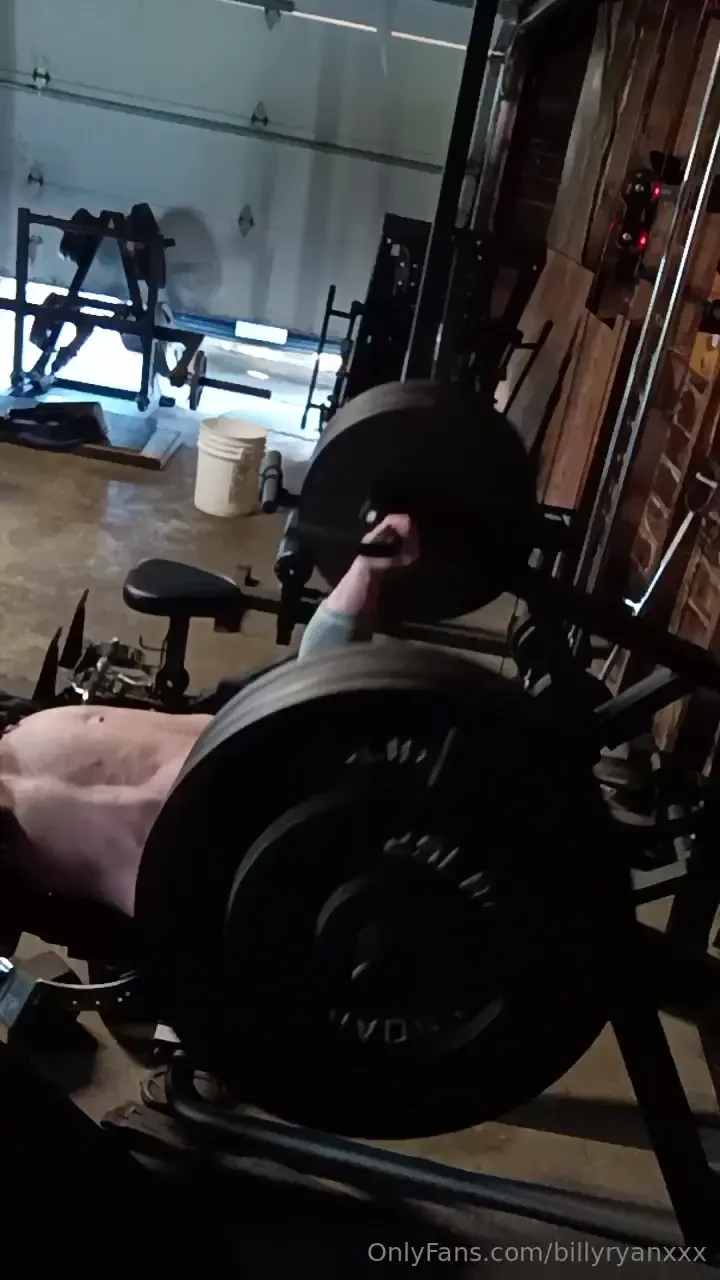 Appreciate all the new subs here s how i stay jacked to dominate you 