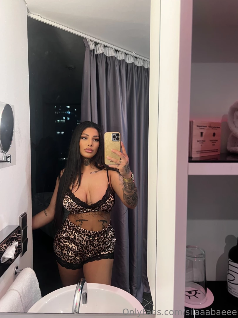 Leoparden outfit ist schon sexy was sagst du 