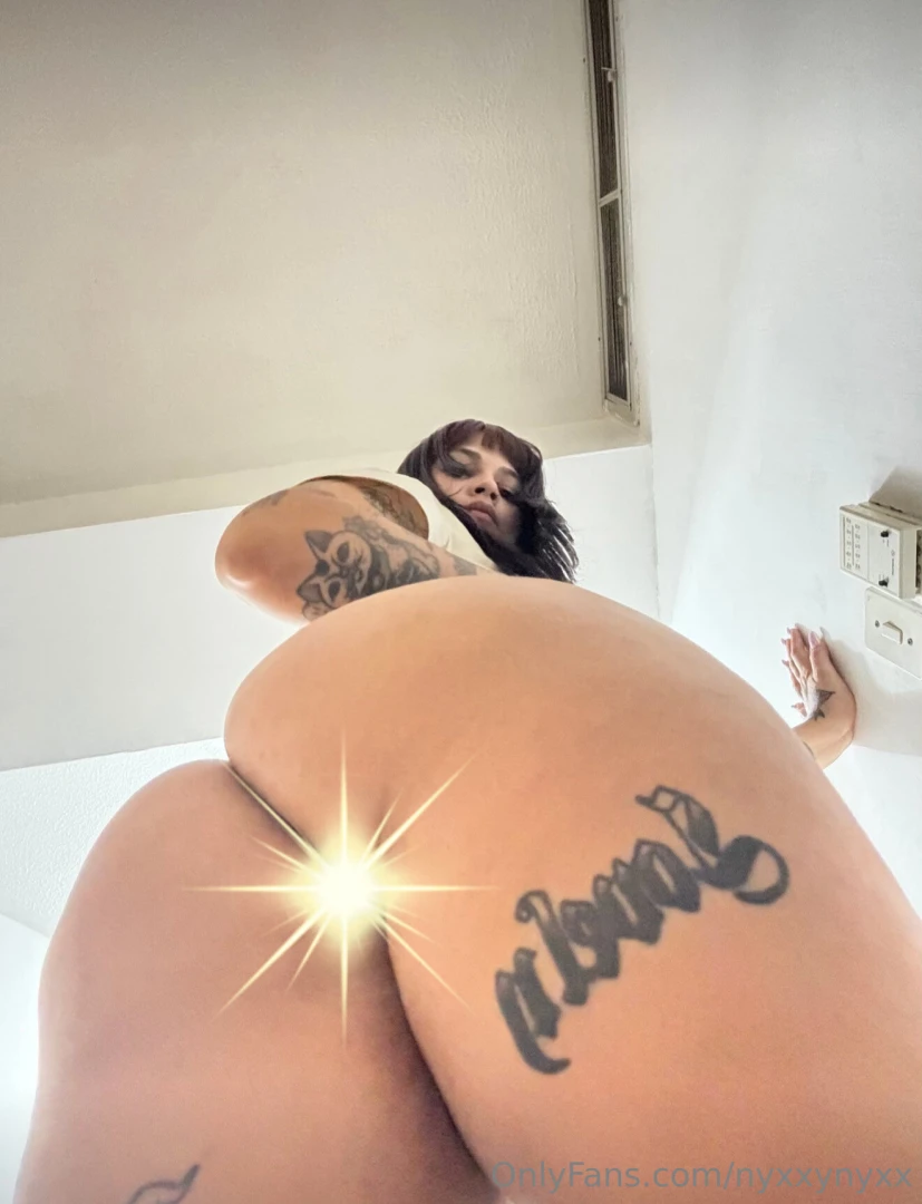 Can i make your face my new throne say yes mistress 