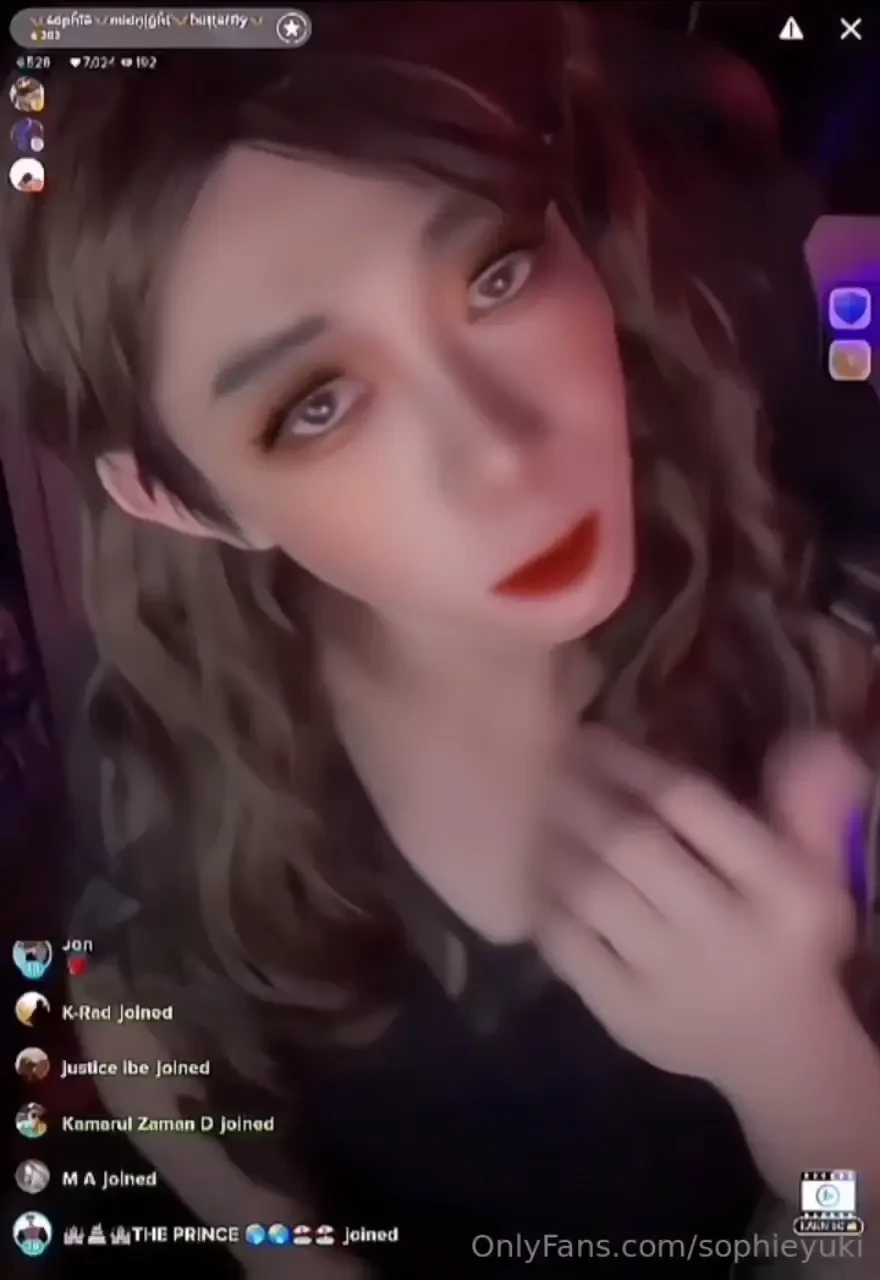 Kiss kiss please like and comment 
