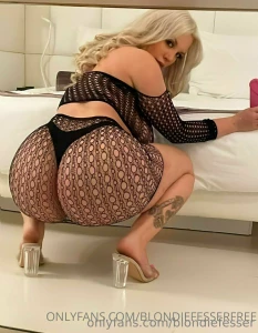 I wanna cum so bad right now