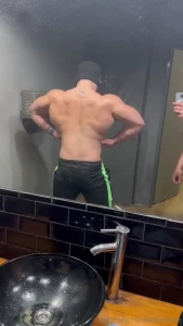 Treining and posing day in the gym part 1