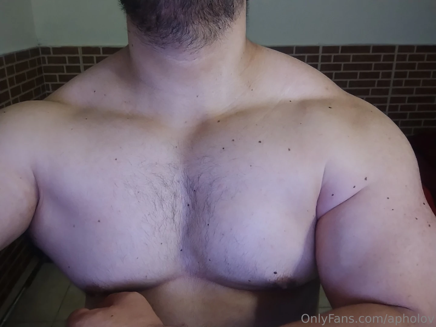 Working on my big neck online 