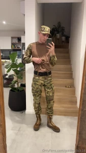 Does someone need help this soldier is ready for you