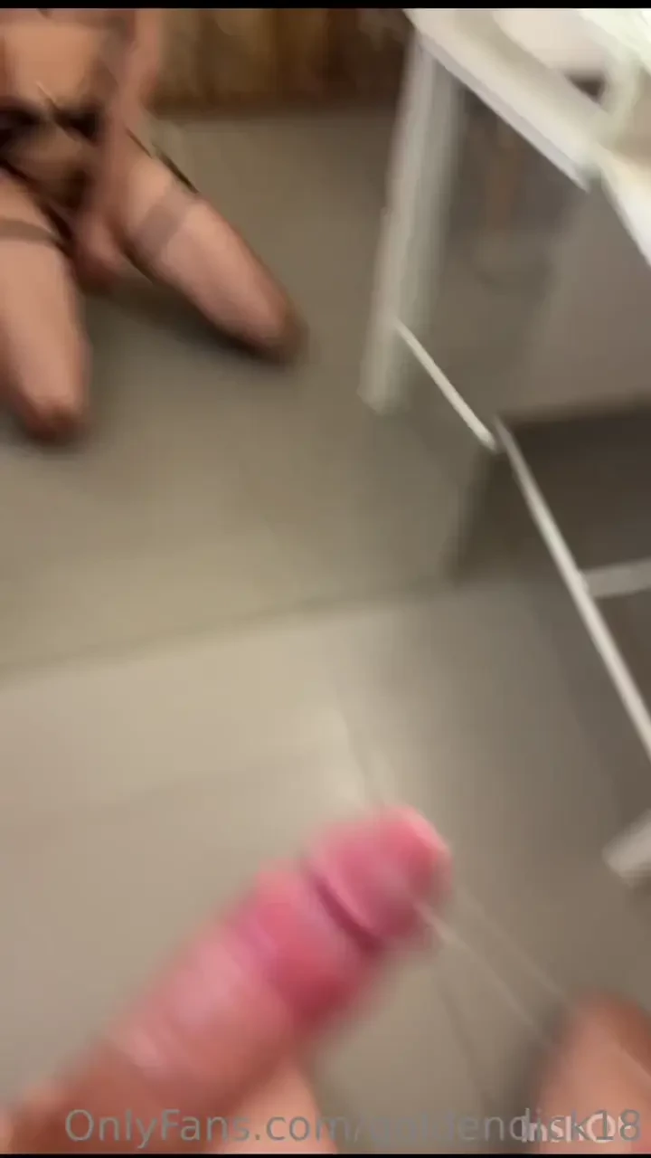 This faggot really knows how to suck it should i upload the complete 