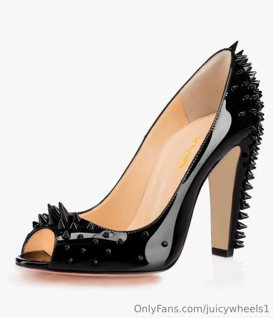 Anyone want to see me in these heels i would love to own these they 