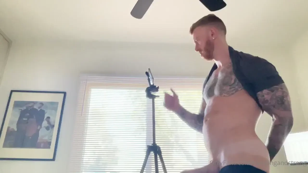 Happy hump dayyyyy now time for a huge load to your face 