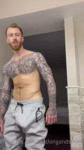 Howdy guys who likes grey sweet pants with no underwear i personally