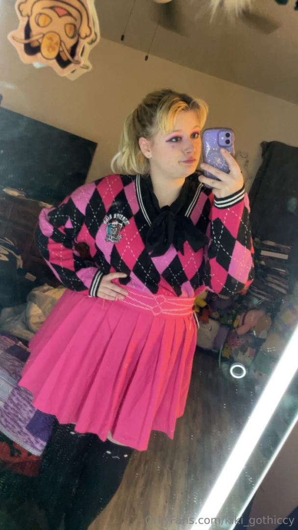 This outfit doesn t really do it for me not the vibe part 1 