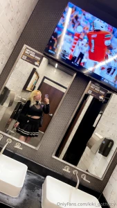 I ve never been more confused than i am in this bathroom right now