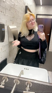 I ve never been more confused than i am in this bathroom right now part 2