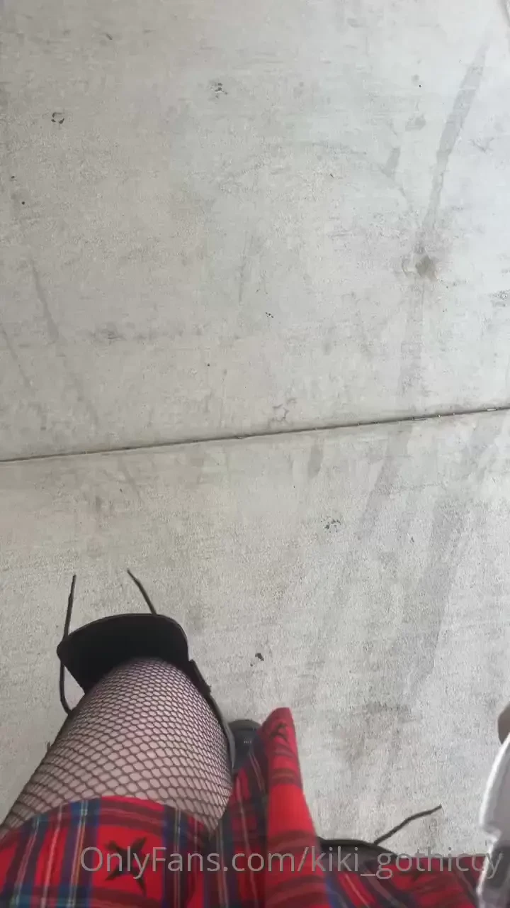 Cafe bathroom mirror selfies but i just wanted to show off my cute ass 