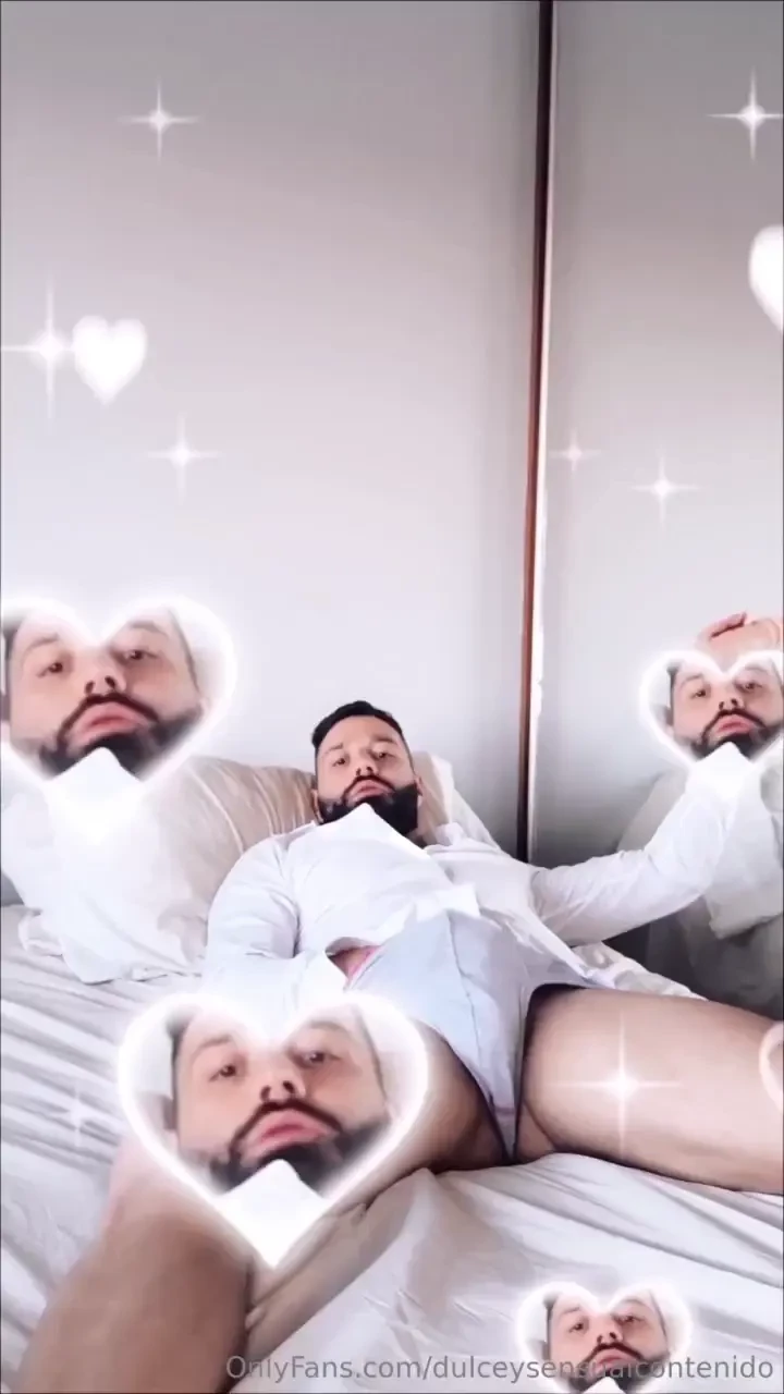Come meet my beautiful and tight ass and see how i touch my dildo 