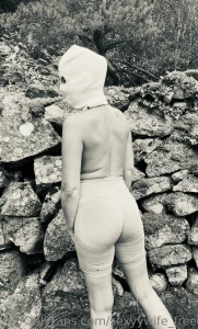 Enjoying the scenery dont hesitate giving me a tip maby i turn around