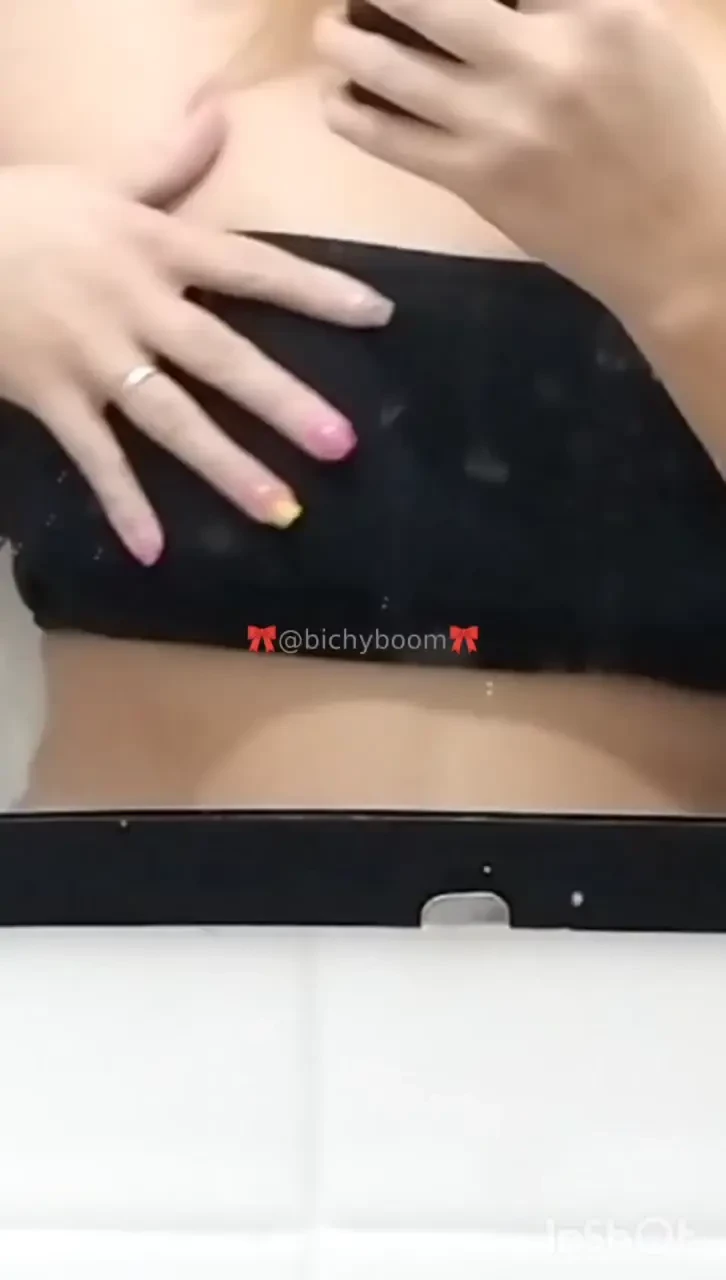Your favourite tits are waiting for you dm for complete video 
