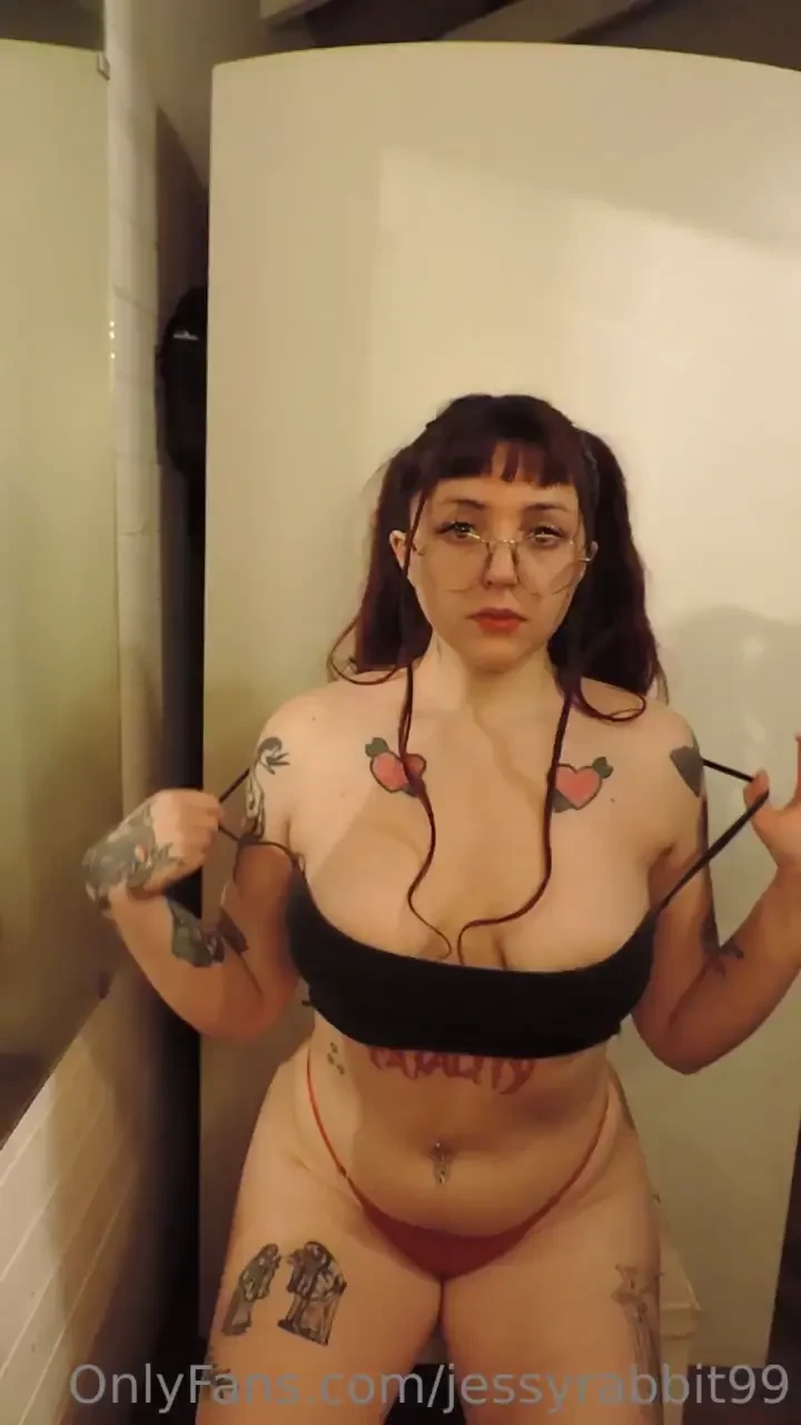 Wanna know my boobs and all my body fully naked do it on my vip page 