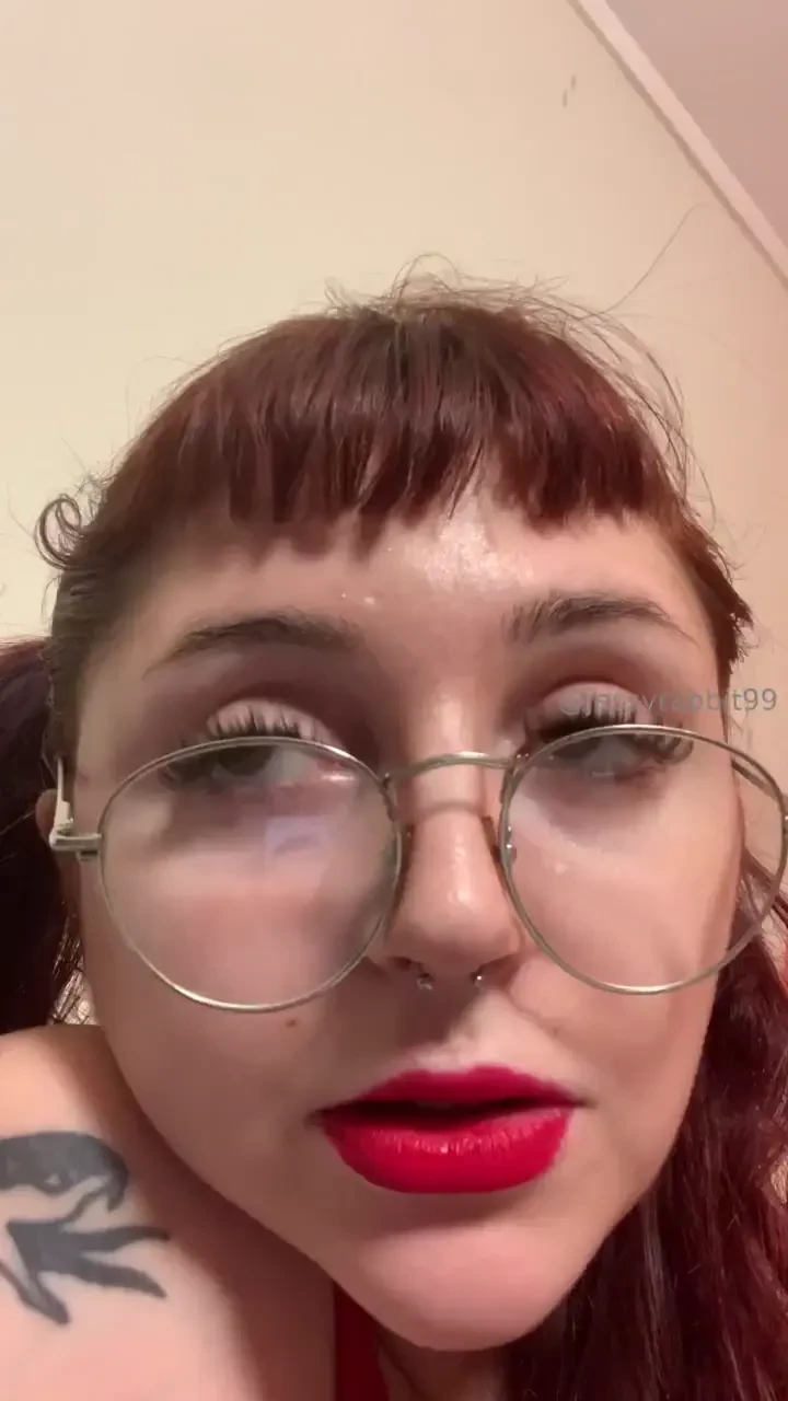 I needed to see if my lipstick is good so i needed to check that with 