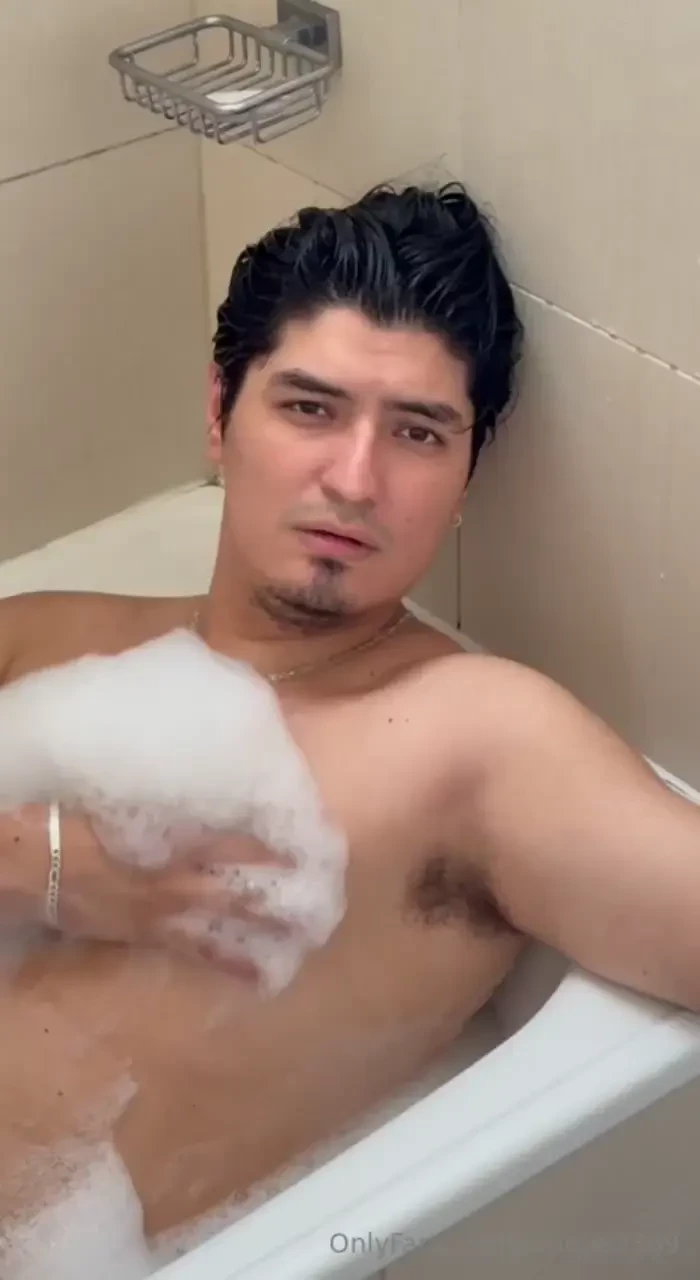 Are you coming to the bathtub with me 