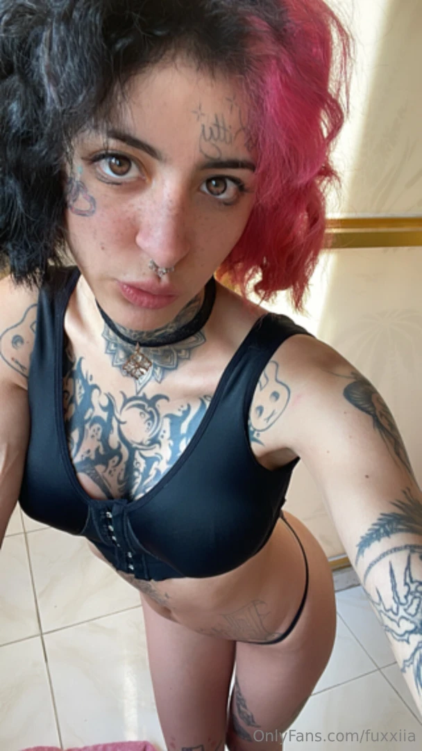 Te mand unos v deos al dm donde me desnudo y estoy muy caliente me 