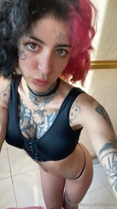 Te mand unos v deos al dm donde me desnudo y estoy muy caliente me