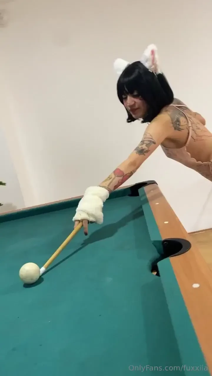 Jajaja te gustar a jugar billar conmigo este set de fotos saldr pronto 