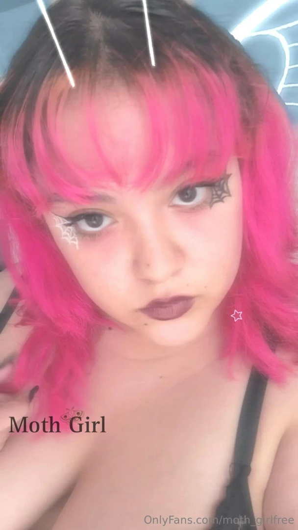 Ok but this little spider web eyeliner looks so cute on me right part 1 