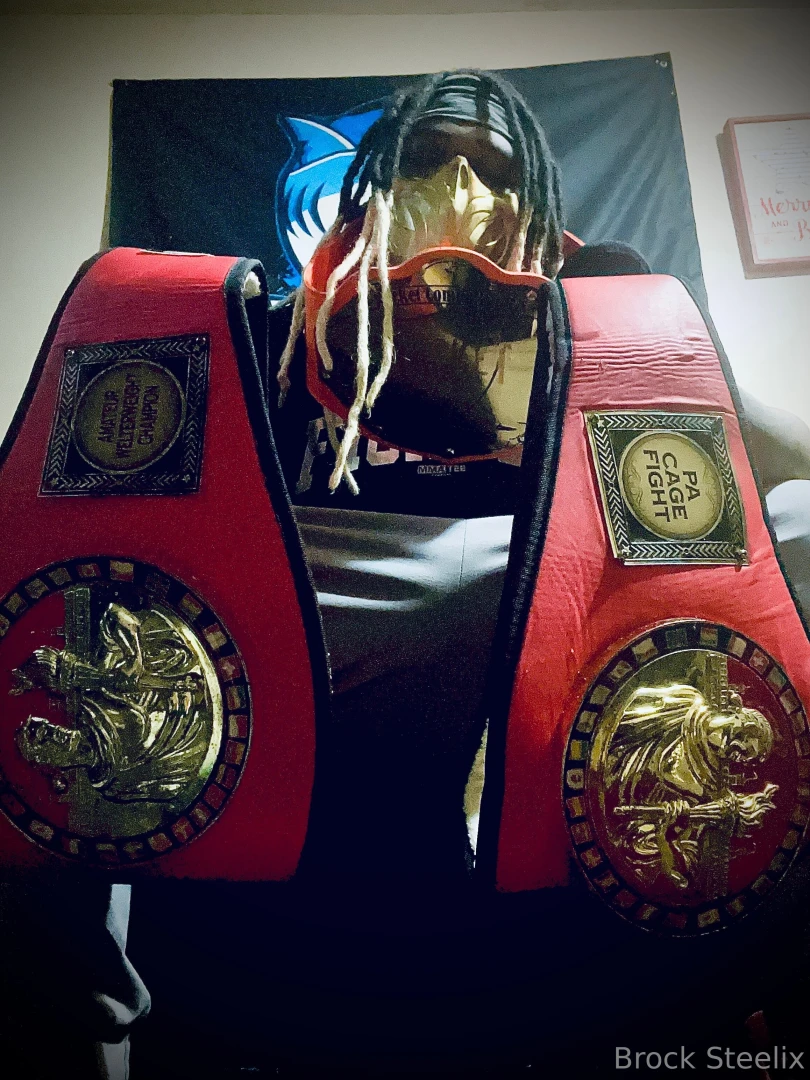 Just incase you forgot baby i look good in gold 