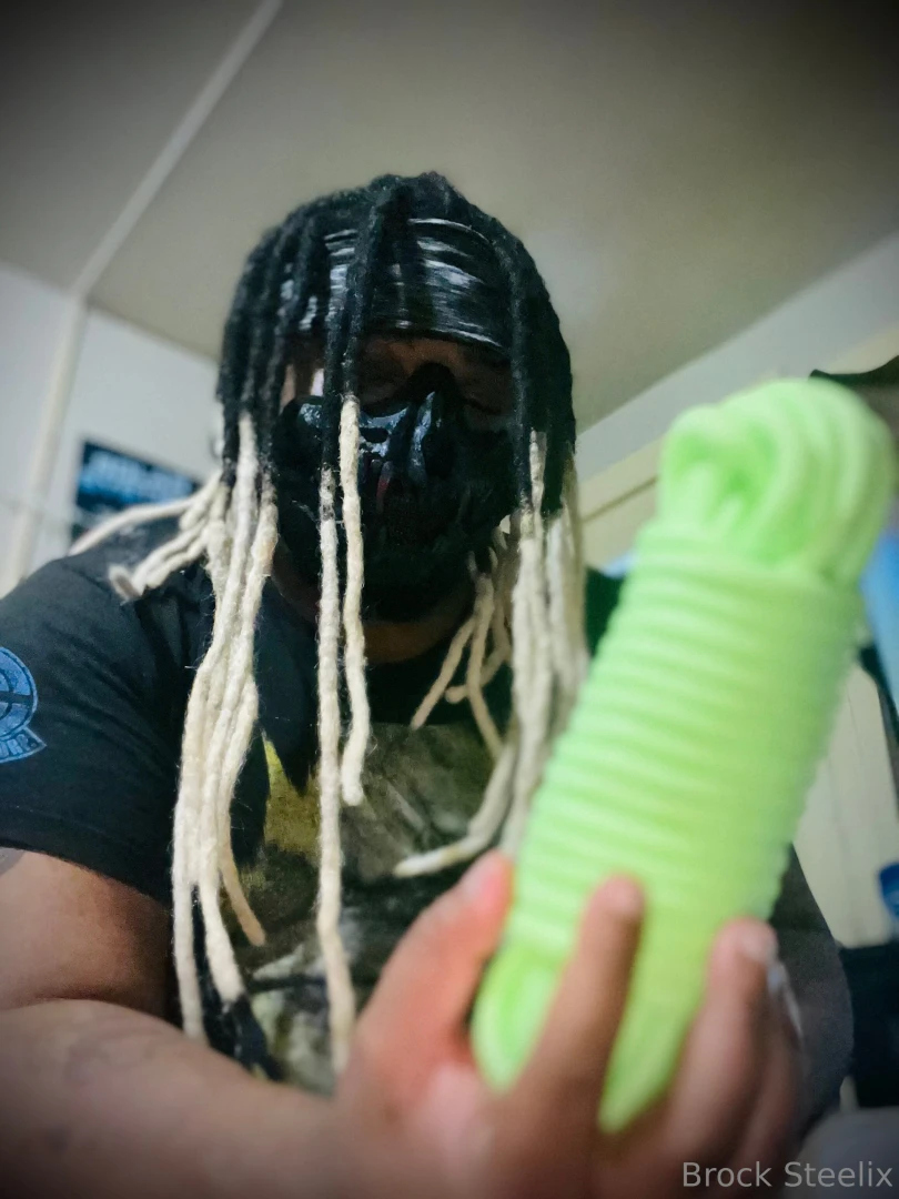 I heard someone needs tied up 