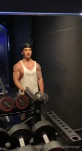 Entrenando duro y esculpiendo este cuerpo para que le pases la lengua part 1