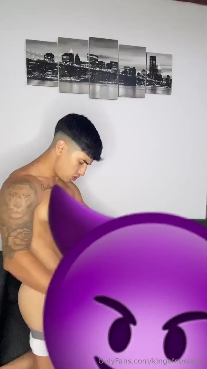 Watch how i fuck my friend s mouth it s pure ecstasy to see him eat 