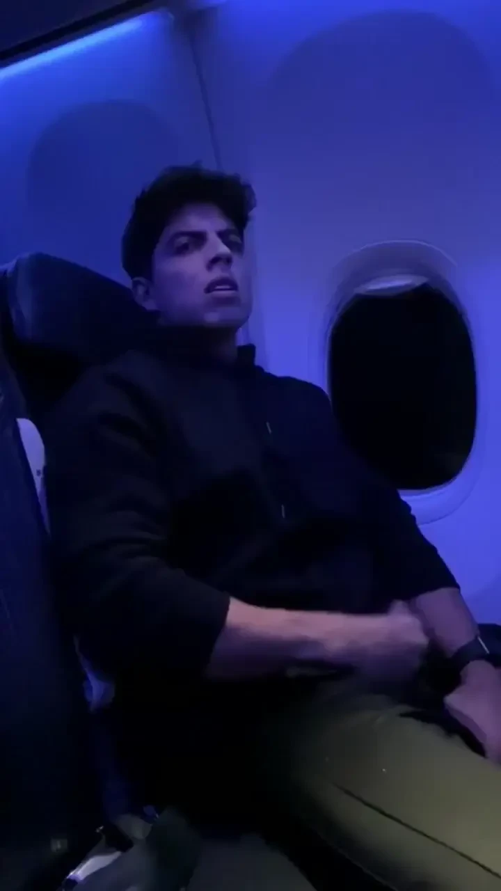 I was horny on my flight back to la and i dared to jerk off in my seat 