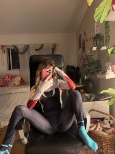 Who wants to unzip me