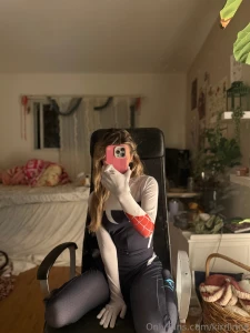 Who wants to unzip me part 1