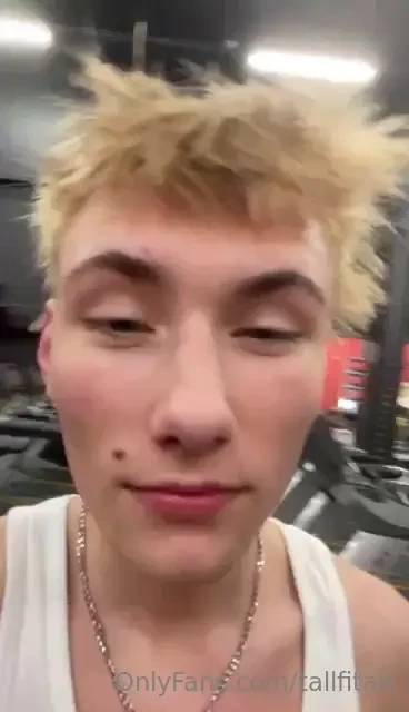 Am i the only one who dances in the gym 