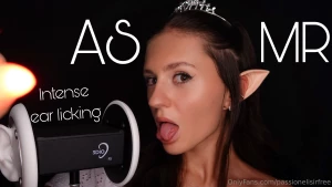 Sono la tua piccola elfa lasciati coccolare dalla mia lingua sulle tue