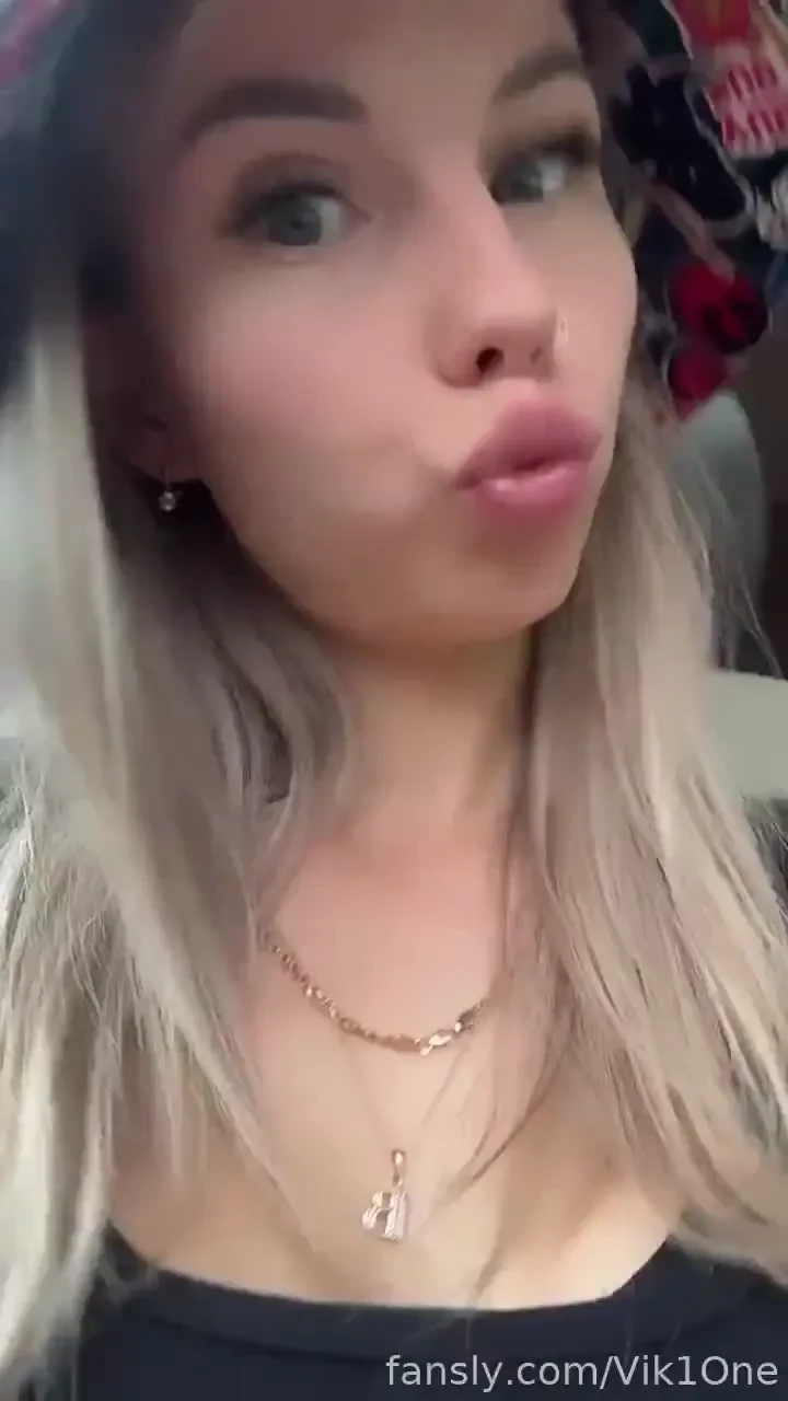 Kiss my sweet lips lips kiss face babyface piercing hat blonde vik1one 