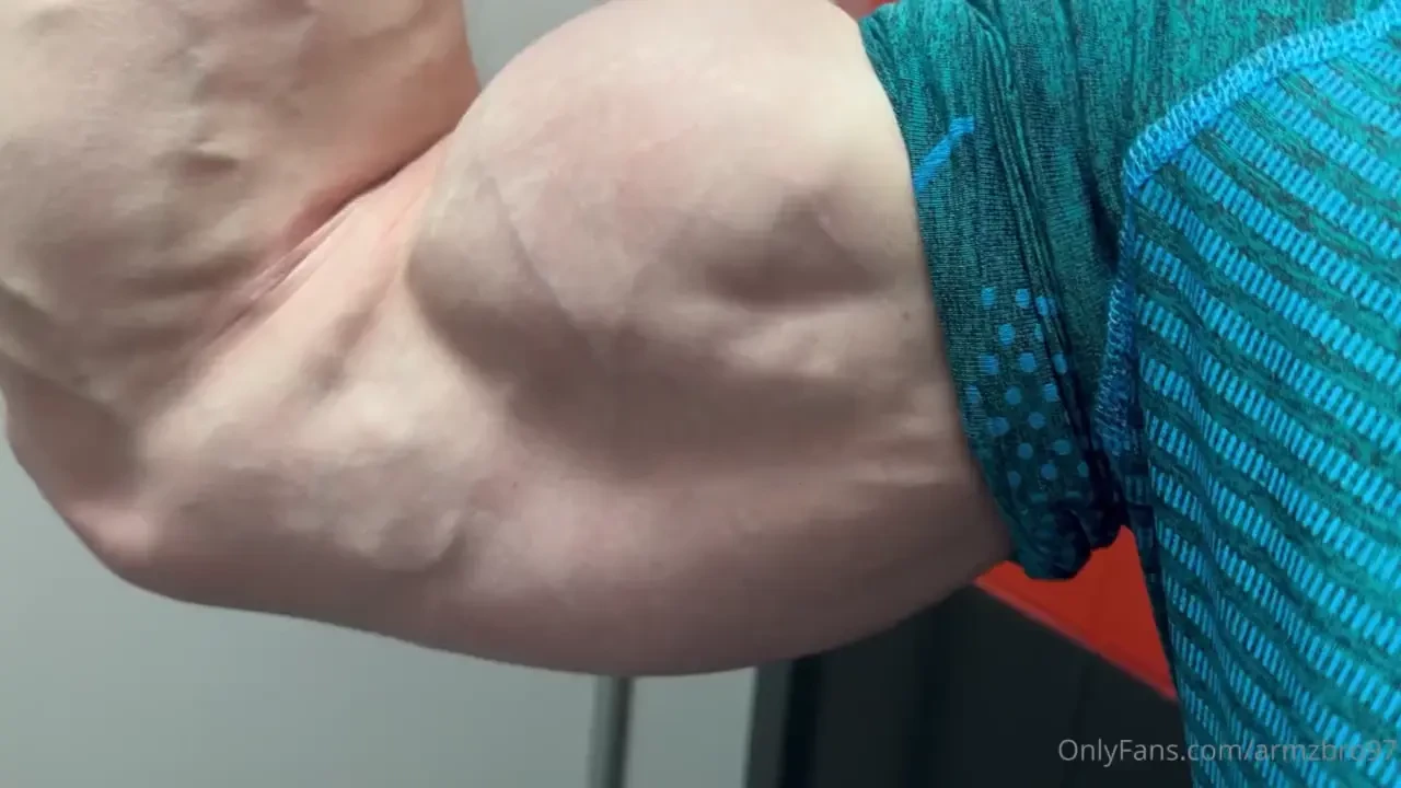 Big vascular biceps 