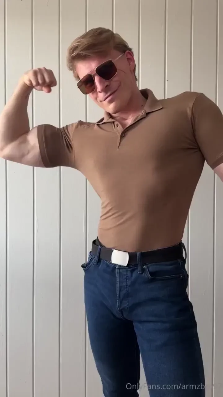 Strong muscular big daddy flexing for you 