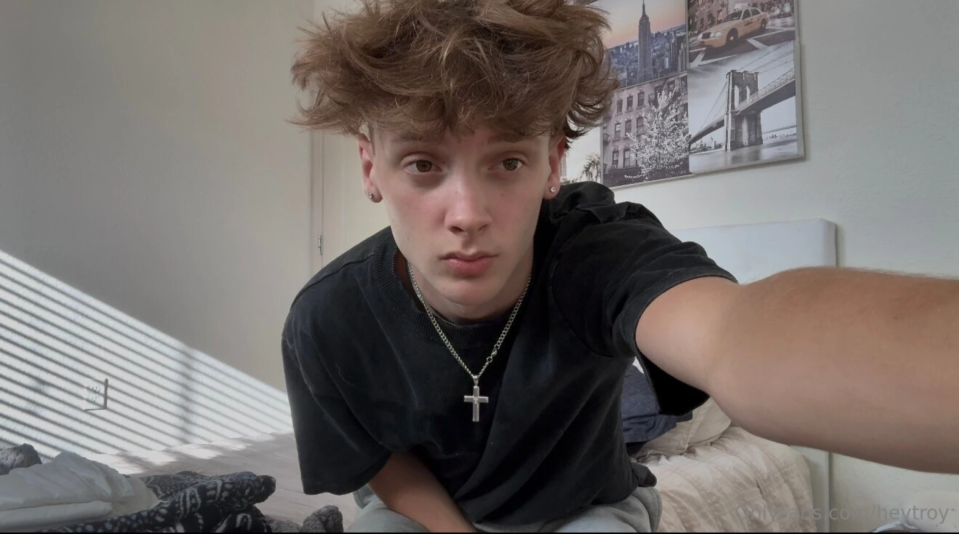 So i sunk into my friends bedroom and decided to cum all over his bed 