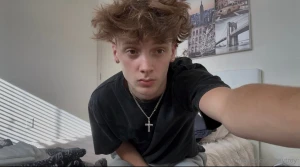 So i sunk into my friends bedroom and decided to cum all over his bed