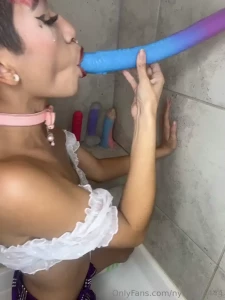 Got a looong tentacle dildo and it feels so good going down my throat