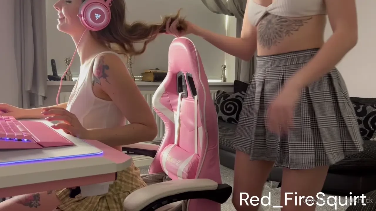 New video my girlfriend wont give me attention so i take it into my 