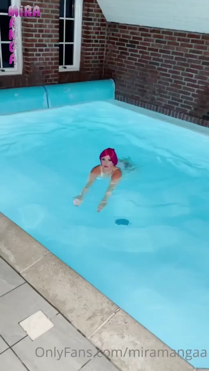 Tauch geil ins wochenende ein der pool war noch ziemlich kalt aber die 