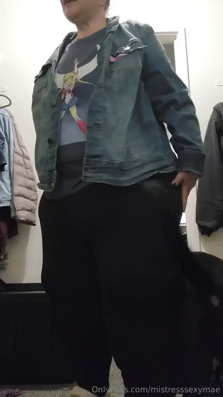 Ripped my leggings the grocery store 