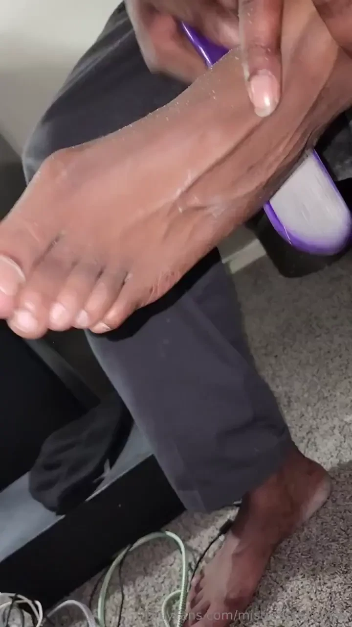 Men s foot fetish heel filing want to see more feet content 